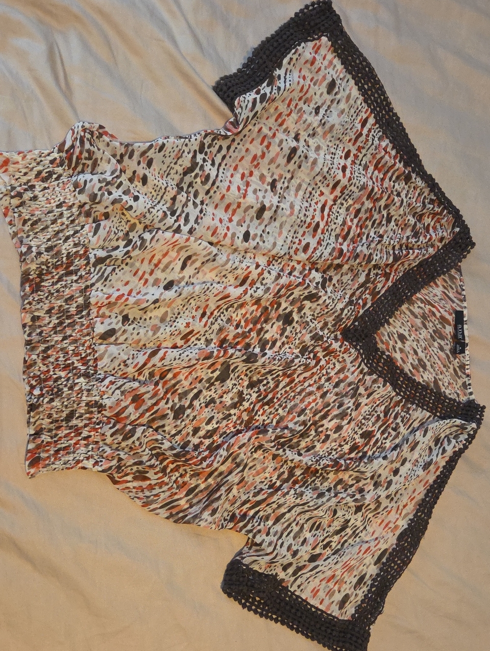Lightweight Multicolor Printed Women’s Sweater with Brown Trim
